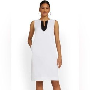 Contrast Split Neck Shift Dress